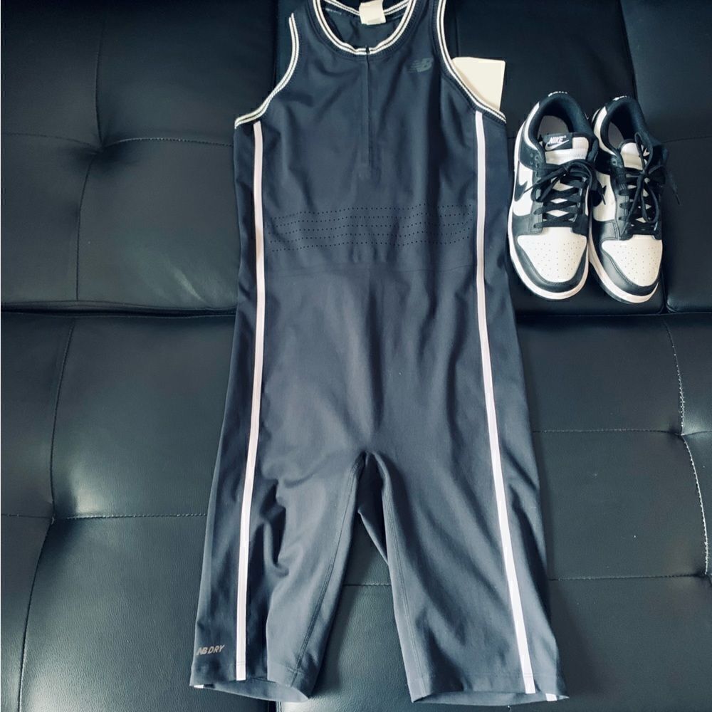 NEW BALANCE BLACK ROMPER - Picture 4 of 9